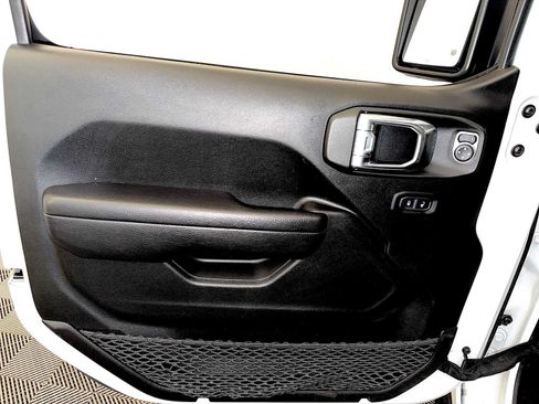 Used 2022 Jeep Wrangler Unlimited Sport AWD/4WD image 11