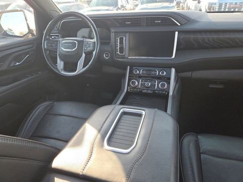 Used 2022 GMC Yukon XL Denali w/ Denali Ultimate Package image 33