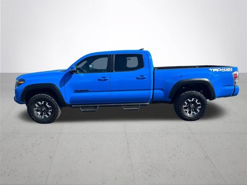 Used 2020 Toyota Tacoma TRD Off-Road w/ TRD Premium Off Road Package AWD/4WD image 10