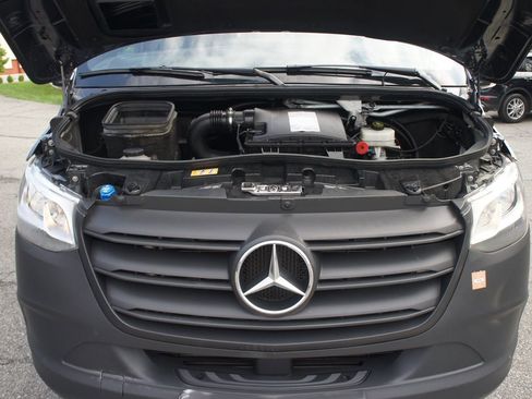 Used 2019 Mercedes-Benz Sprinter 4500 image 32