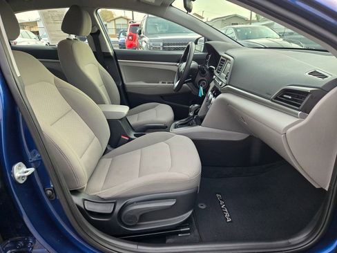 Used 2019 Hyundai Elantra SE image 8