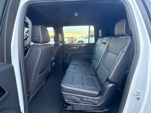 Used 2025 GMC Yukon XL Elevation RWD image 16