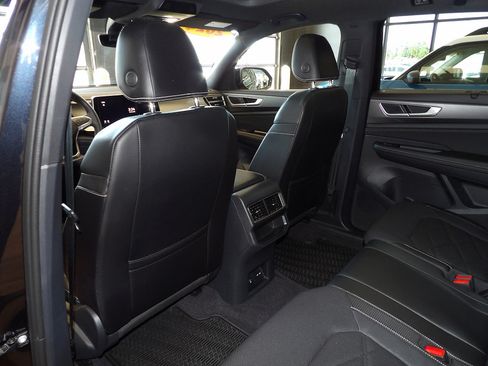 Used 2024 Volkswagen Atlas Cross Sport SE w/ Panoramic Sunroof Package AWD/4WD image 22
