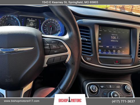 Used 2015 Chrysler 200 Limited w/ Convenience Group image 21