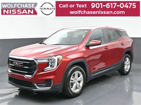 Used 2023 GMC Terrain SLE image 1