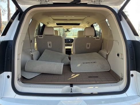 Used 2023 GMC Acadia Denali w/ Denali Ultimate Package image 17