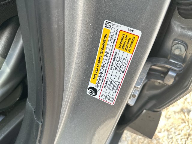 Used 2024 Chevrolet Trax LT FWD image 45