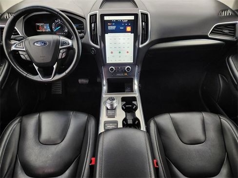 Used 2022 Ford Edge Titanium image 9