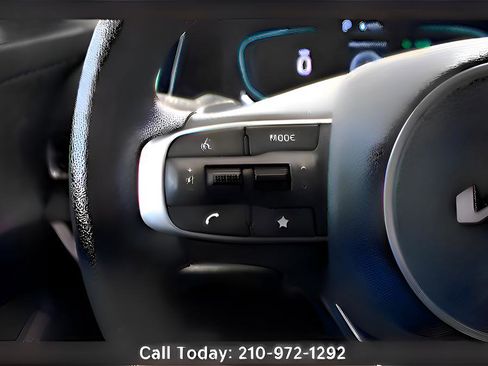 Certified 2024 Kia Sportage LX image 12