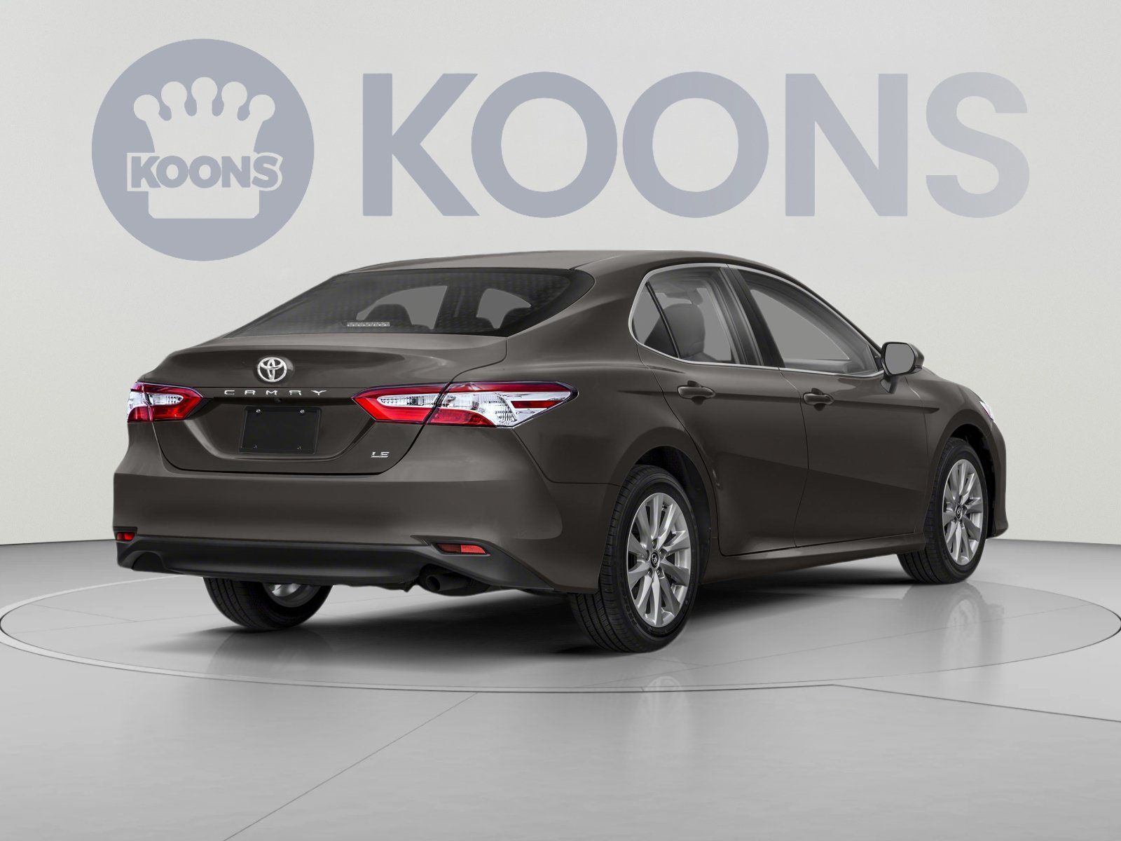 Used 2018 Toyota Camry LE FWD image 2