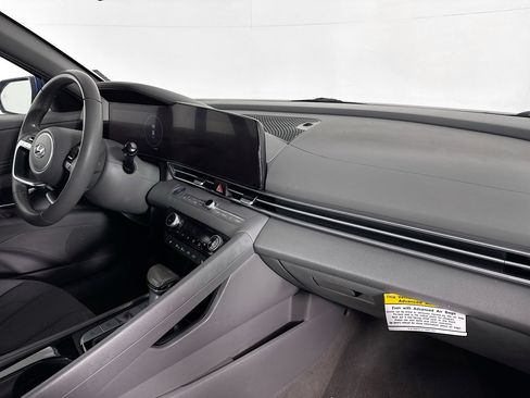 Used 2023 Hyundai Elantra SEL w/ Convenience Package FWD image 29