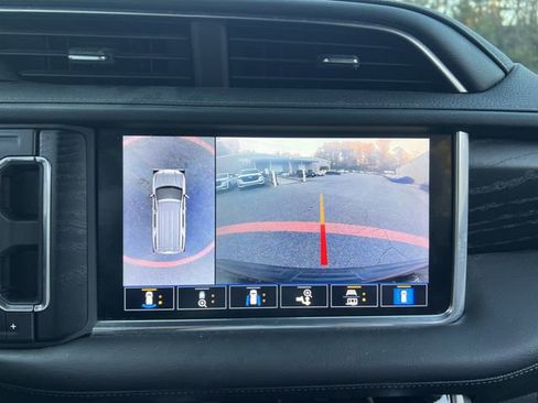 Used 2021 GMC Yukon Denali w/ Denali Premium Package image 28