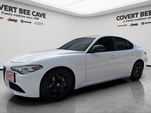 Used 2021 Alfa Romeo Giulia Sprint w/ Nero Edizione image 3