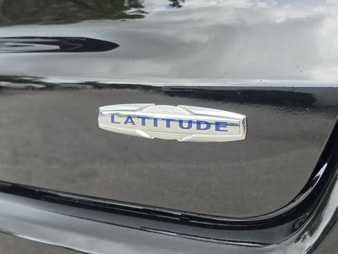 Certified 2025 Jeep Compass Latitude AWD/4WD image 9