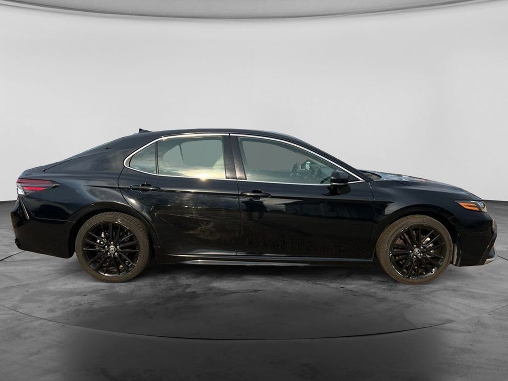 Used 2024 Toyota Camry XSE FWD image 11