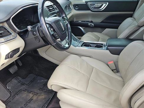 Used 2017 Lincoln Continental Reserve w/ Climate Package image 16