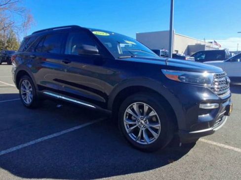 Certified 2022 Ford Explorer XLT w/ Equipment Group 202A image 2
