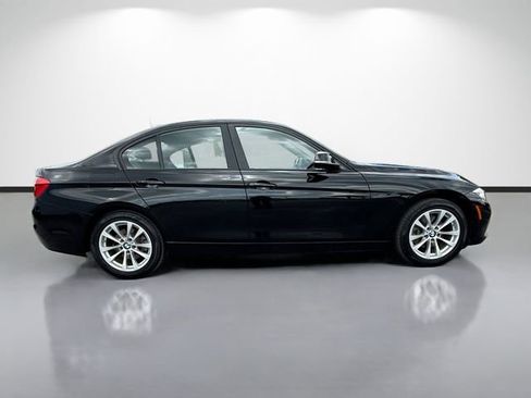 Used 2018 BMW 320i Sedan RWD image 2