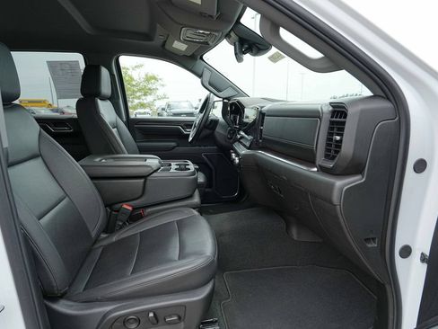 Used 2025 GMC Sierra 1500 SLT AWD/4WD image 23