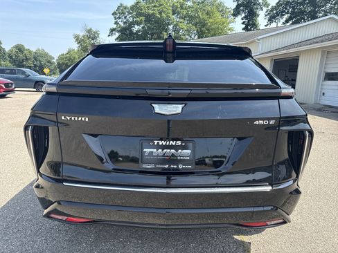 Used 2024 Cadillac Lyriq Tech RWD image 6