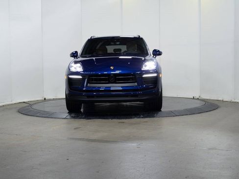 Certified 2025 Porsche Macan image 10