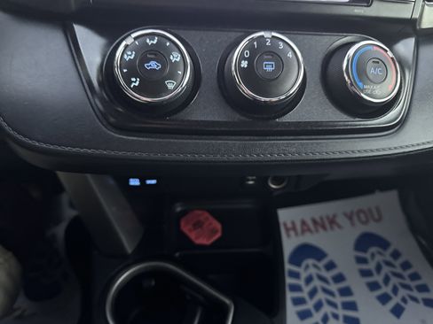 Used 2017 Toyota RAV4 LE image 27