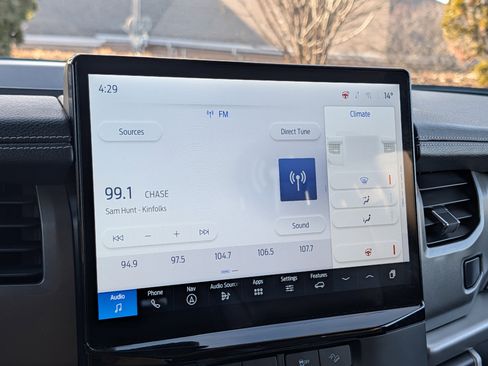 Used 2024 Ford Expedition Max XLT image 19