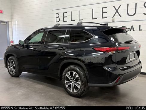 Used 2020 Toyota Highlander XLE FWD image 9