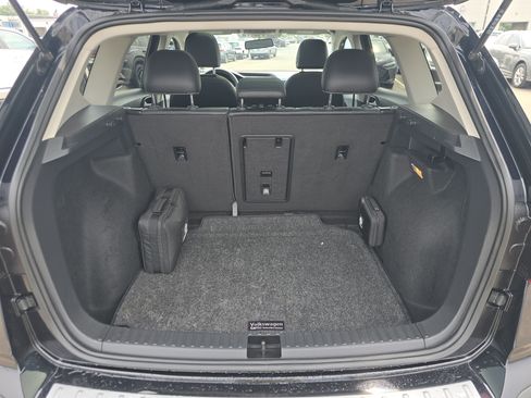 Used 2022 Volkswagen Taos SE FWD image 16