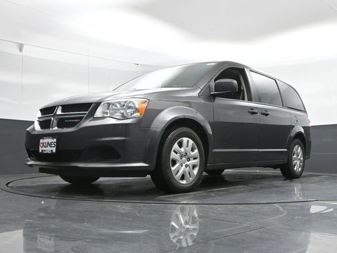 Used 2020 Dodge Grand Caravan SE w/ UConnect Hands-Free Group image 49