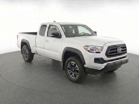 Certified 2023 Toyota Tacoma SR AWD/4WD image 2