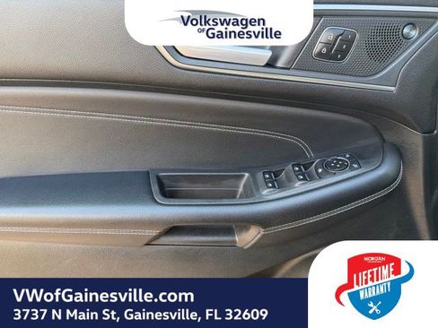 Used 2024 Ford Edge Titanium AWD/4WD image 16