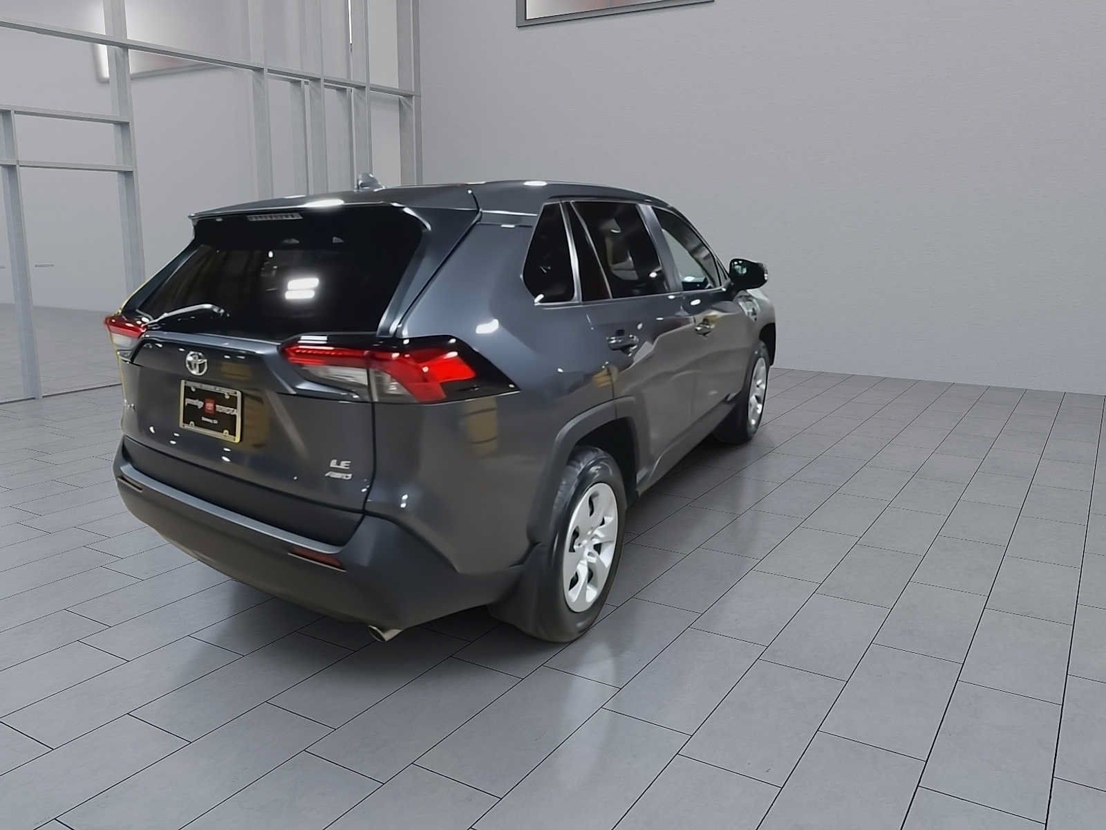 Used 2023 Toyota RAV4 LE AWD/4WD image 8