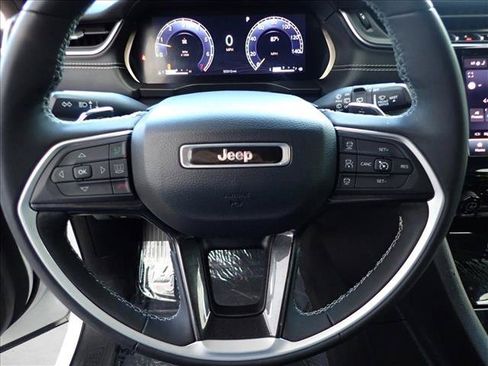 Used 2023 Jeep Grand Cherokee L Laredo AWD/4WD image 14