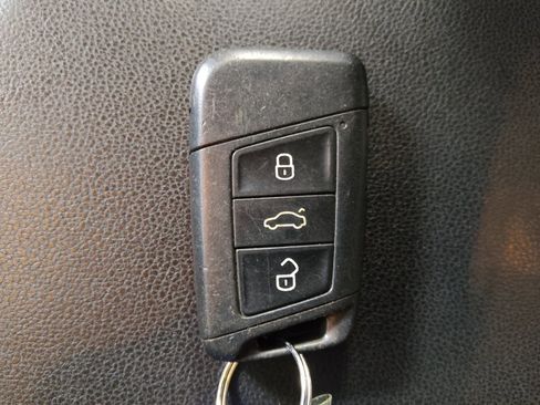 Used 2019 Volkswagen Jetta R-Line FWD image 32