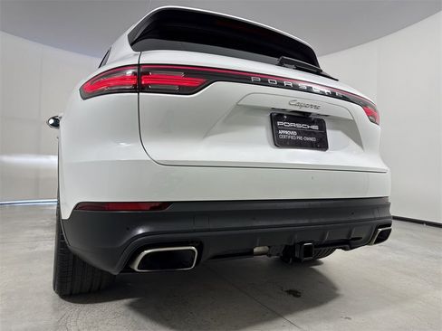 Certified 2022 Porsche Cayenne w/ Premium Package Plus image 17