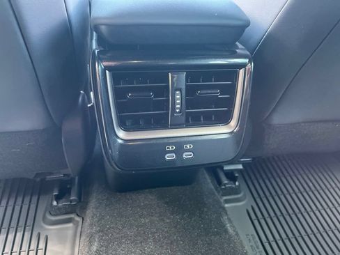 Used 2025 Toyota Crown Signia AWD/4WD image 27