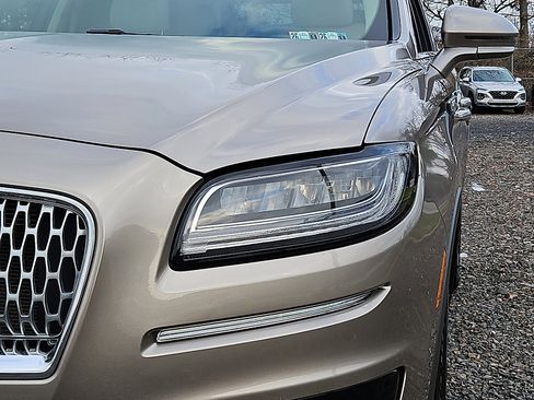 Used 2019 Lincoln Nautilus Select image 9