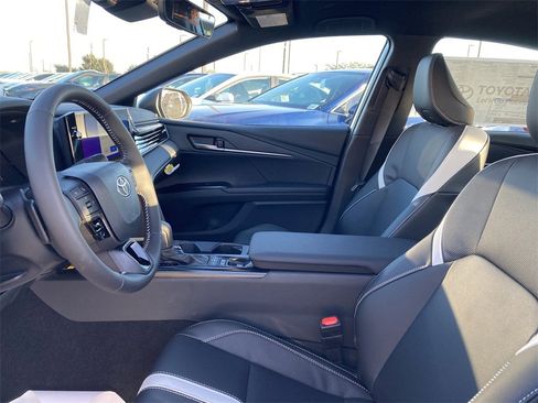 New 2026 Toyota Camry Hybrid image 10