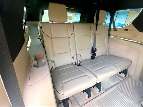 Used 2021 Cadillac Escalade ESV Premium Luxury w/ Driver Assist Tech Package AWD/4WD image 25