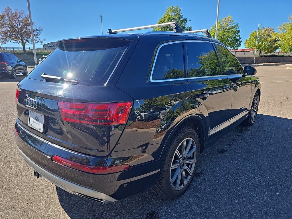 Used 2019 Audi Q7 3.0T Prestige AWD/4WD image 5
