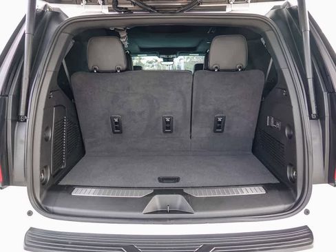 Used 2024 Chevrolet Tahoe High Country w/ Premium Package image 25