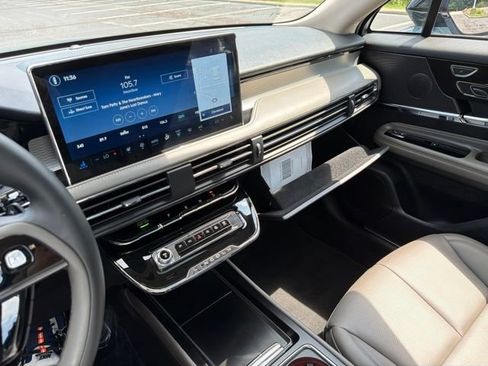 Used 2025 Lincoln Corsair AWD w/ Equipment Group 101A image 42