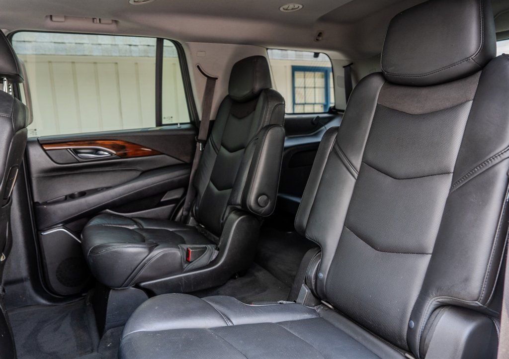 Used 2015 Cadillac Escalade Premium RWD image 31
