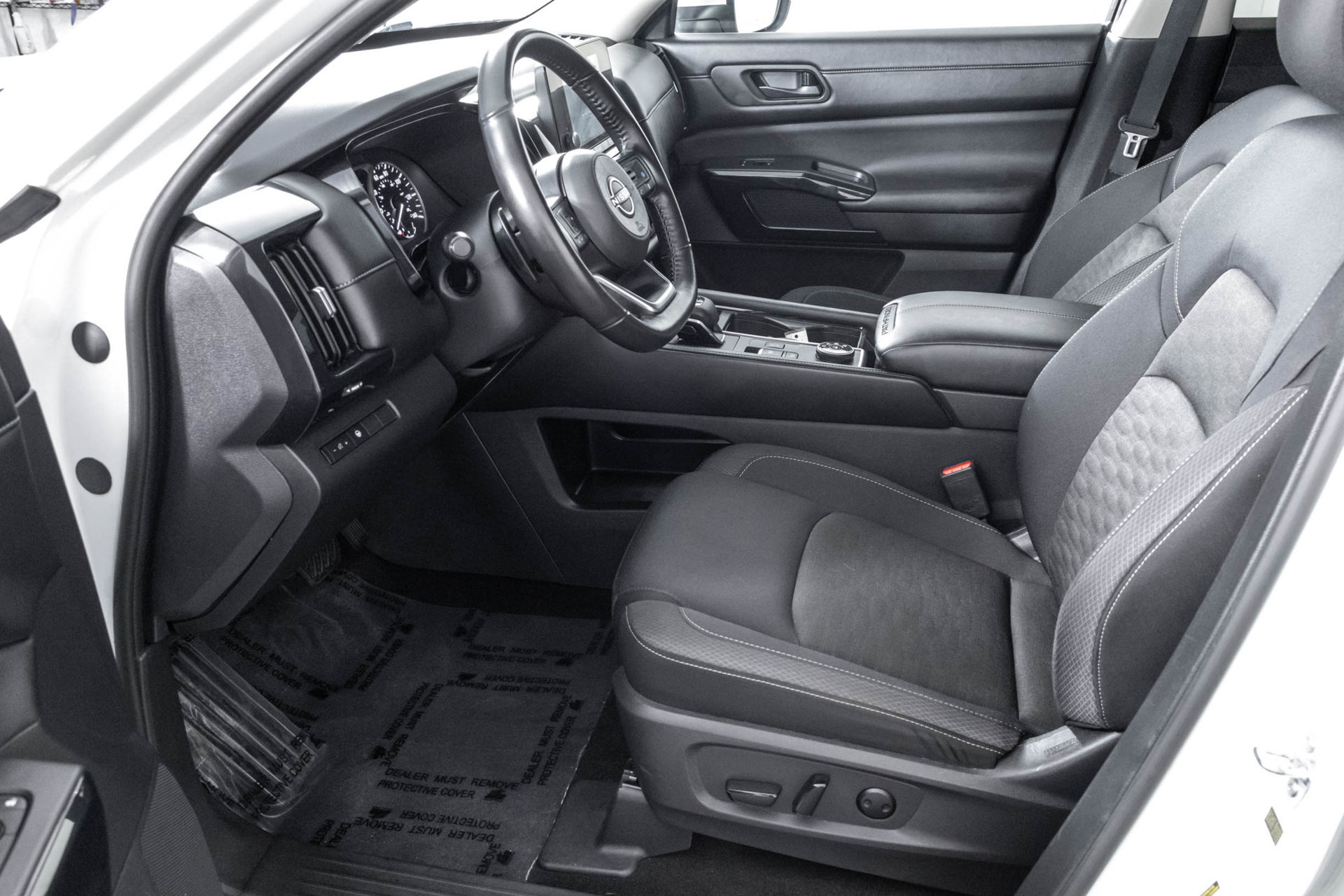 Used 2024 Nissan Pathfinder SV AWD/4WD image 7