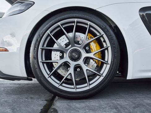 Used 2024 Porsche 718 Cayman GT4 RS w/ Weissach Package image 33