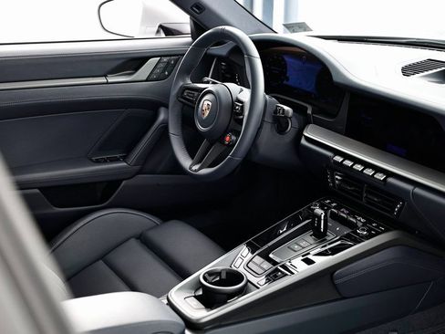 Certified 2025 Porsche 911 Carrera S RWD image 33