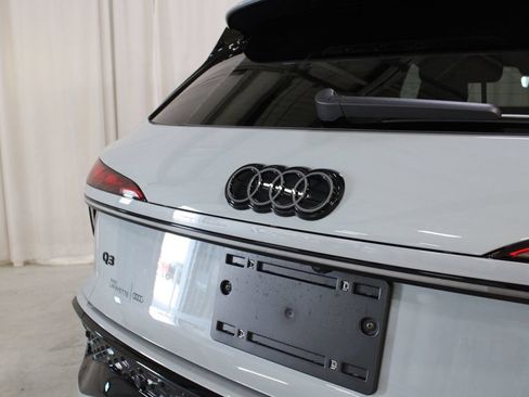 New 2026 Audi Q3 quattro 2.0T AWD/4WD image 32