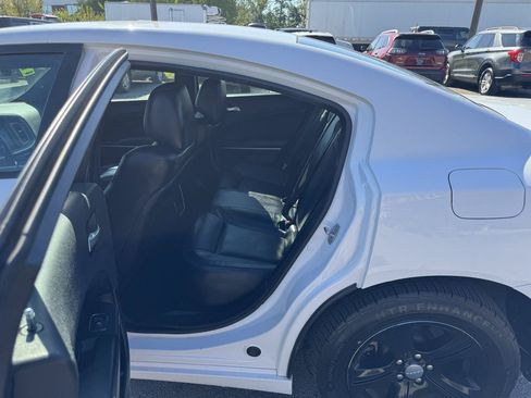 Used 2021 Dodge Charger SXT w/ Leather Interior Group RWD image 11