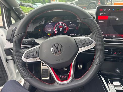 Used 2026 Volkswagen GTI SE FWD image 10